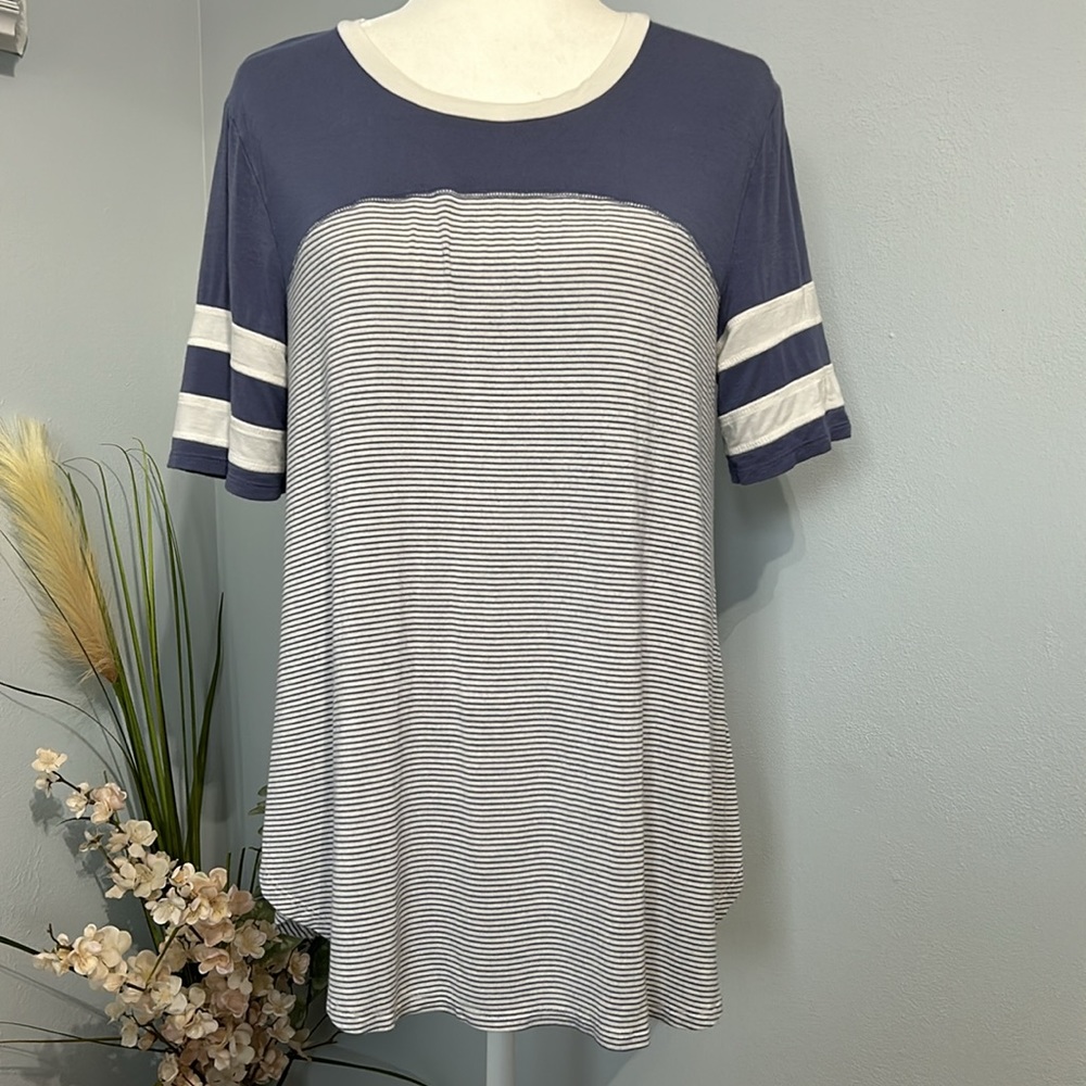 Women’s Short Sleeve Shirt